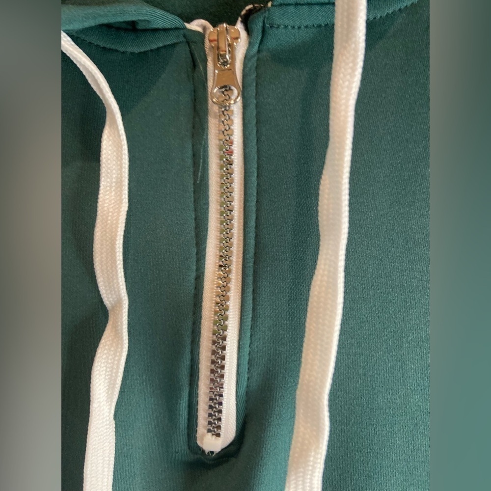 Rouge Collection~NWOT~Kelly Green/White Stripe Tracksuit~1/4 Zip~Hooded~Size 2X - Picture 8 of 16